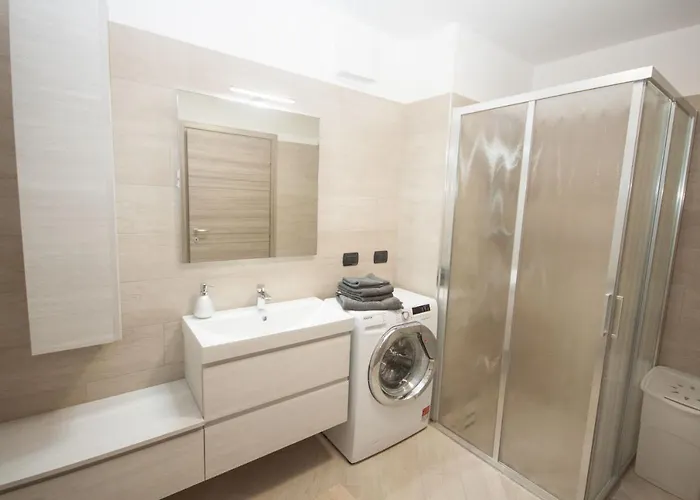 Andalero - Palazzo Castelli * 메나지오