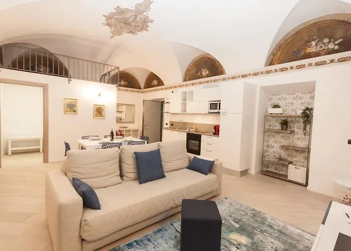 Andalero - Palazzo Castelli * Menaggio